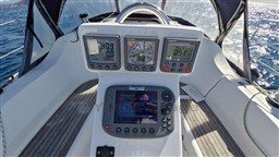 1bb77_kcdgf_beneteau-oceanis-323_avec_place_de_port_possible_4_.jpg