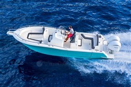 6378b_uwgbw_bateau-moteur-hors-bord-white-shark-280-cc-evo-1.jpg