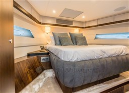 e83ec_2ept9_phantom_65_interior_0008.jpg