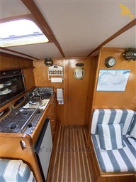 5a610_95ee5_a-vendre-cabin-cruise-salpa-laver-30-a-hyeres-chez-tenor-yachts-5.jpg