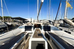 8ebcc_x21ps_a-vendre-voilier-dufour-410-grand-large-chez-tenor-yachts-a-hyeres-dans-le-sud-de-la-france-17.jpg