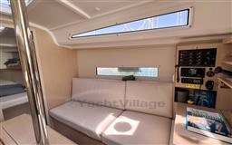 cc695_quzvf_louer-voilier-oceanis-bandol-voile-et-vent.jpg