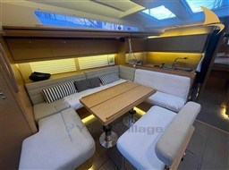 32376_fnlkg_carre-interieur-du-voilier-dufour-412-grand-large-occasion-en-vente-chez-tenor-yachts.jpg