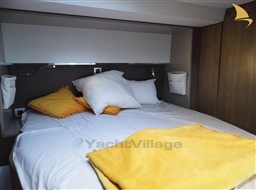 eeb2c_my0nj_bali_5.4_4_cabine_avant_tribord.jpg