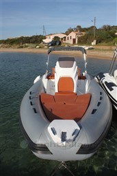 4e74f_qtsa2_location-bateau-bonifacio-fanalemarine-pichju-600-115cv-poussvague-2.jpg