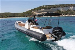 fe566_eok1n_location-bateau-bonifacio-fanalemarine-altore-90open-350cv-2.jpg