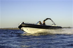 15edf_9oebj_bateau_pneumatique_zodiac_neufs.jpg