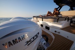 6009b_tovth_bateau_de_plaisance_moteur_hors_bord_xto_2_.jpg