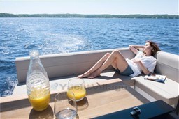 b6d14_bateau_sealine-c330_5097304.jpg
