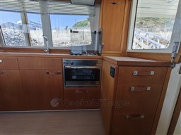 ff5f3_kh2ik_rhea_trawler_34_interieur.jpg