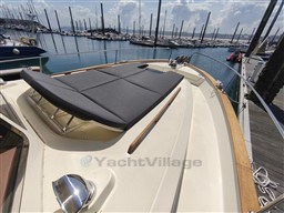 48d83_wqi8k_rhea_trawler_34_bain_de_soleil_avant.jpg