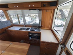 fbb20_e13eh_bateau_a_moteur_de_luxe.jpg