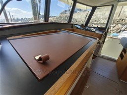 2977c_zfc0g_table_a_carte_rhea_marine_trawler_34.jpg