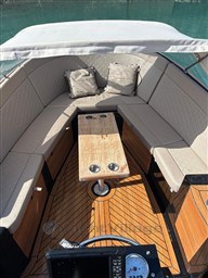 389e9_szeya_sellerie_taupe_bain_de_soleil_arriere_coussins_matelasses_corsiva_650_tender_classic_2023.jpg