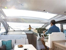 357b4_bateau_sealine-c330v_6873582.jpg