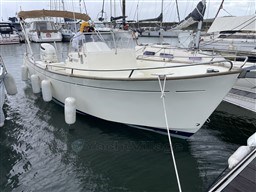 43f23_sro63_bateau_rhea_27_open_couleur_ivoire_excellent_etat_saint-cast-le-guildo.jpg