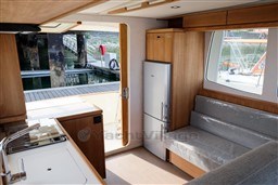 697ed_jwr7v_rhea_trawler_34_12_.jpg