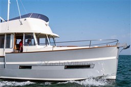 48950_yrbx7_rhea_trawler_34_10_.jpg