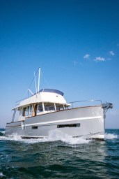 181ae_rs64v_rhea_trawler_34_1_.jpg