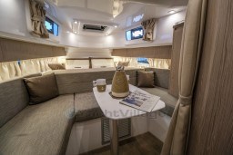 912ab_tgcvr_bateau_a_moteur_neuf_avec_cabine_en_bretagne_2_.jpg