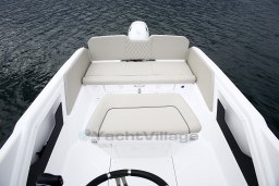 68ea4_uvg57_bateau_a_moteur_banquette_arriere_2_.jpg