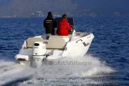 cf364_qmjga_bateau_a_moteur_polyvalent.jpg