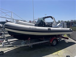 ae19a_lzioe_bateau_pneumatique_occasion_3d_tender_excellent_etat.jpg