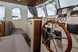 91ec9_8m8o5_rhea-marine-850-timonier_14_web.jpg