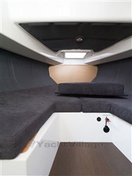 1e100_dzqv3_cabine_ryck_280_couchage_salle_bain_fermee_amenagement_premium_confort.jpg