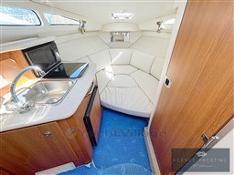 be348_9zb0a_bayliner-245-sb-piquet_00005.jpg