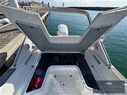 7182d_nevik_master-699_00010.jpg
