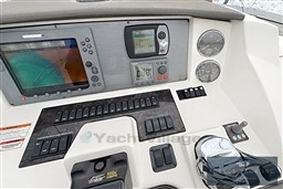 bae10_v0npx_searay-375-sedan-bridge_00016.jpg