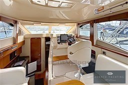 fb2a0_kfe54_searay-375-sedan-bridge_00018.jpg