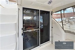 25bb9_z0v29_searay-375-sedan-bridge_00003.jpg