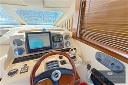 059d0_umbpi_searay-375-sedan-bridge_00021.jpg
