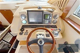 7b46e_uas3f_searay-375-sedan-bridge_00019.jpg