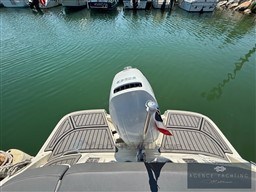 f0aa4_qr4ka_bayliner-vr5-ob_00010.jpg