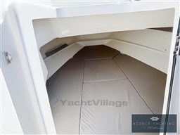 14bcc_re555_slice-of-life-quicksilver-675-sundeck_00001.jpg