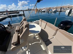 57210_u7voq_slice-of-life-quicksilver-675-sundeck_00015.jpg