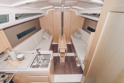 a40a7_6ew7i_oceanis_30_1_preshooting_interieur_v2--12-sur-16-.jpg