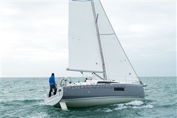 2e09e_daml1_oceanis_30_1_preshooting_exterieur_v2--6-sur-32-.jpg