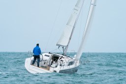 40eea_7zcav_oceanis_30_1_preshooting_exterieur_v2--11-sur-32-.jpg