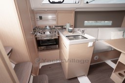 57c48_50n8t_oceanis_30_1_preshooting_interieur_v2--8-sur-16-.jpg