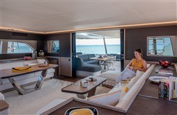 e56e6_cbedp_carre_u_lifestyle_nck5247_1_.jpg