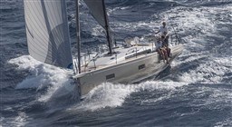 d417b_fkquf_first44-cruising-ext4.jpg