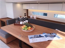 0f473_dt8zu_solaris_68_dining_table.jpg