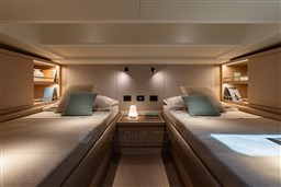 f8399_qpaln_9_guest_cabin.jpg