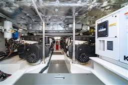 8f761_3gzyj_14_engine_room.jpg