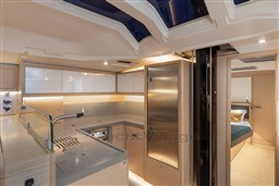 5cb0a_5h2sk_dufour-61-sailing-yacht-luxury-interior-4.jpg