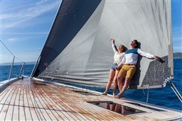 c8a21_xphy8_dufour-61-sailing-yacht-luxury-12-min.jpg